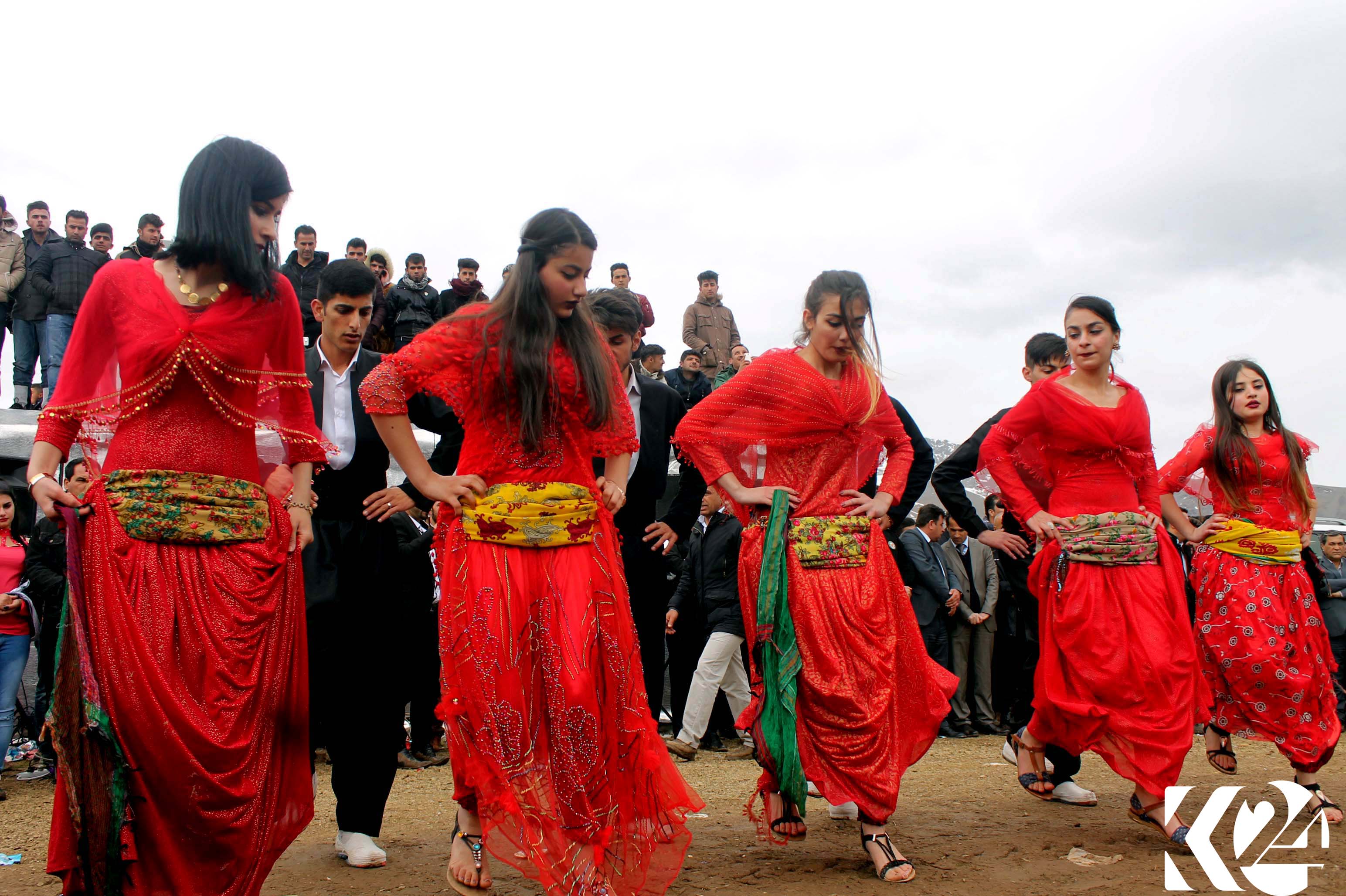 بە وێنە.. فێستیڤاڵی بەفر لە حاجی ئۆمەر